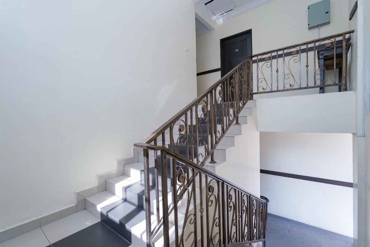 Oyo 90451 Bangi Moya Guesthouse Экстерьер фото