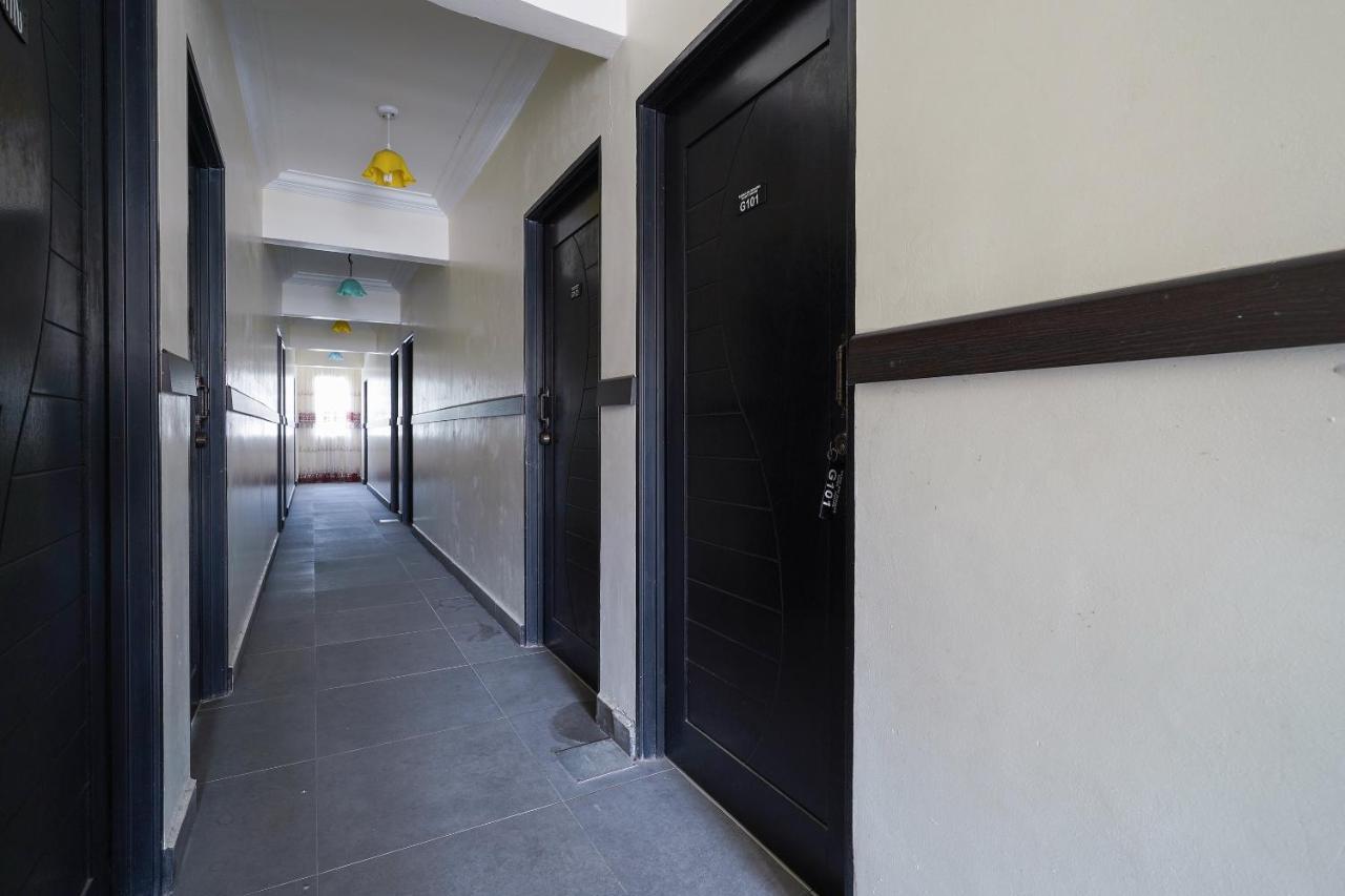 Oyo 90451 Bangi Moya Guesthouse Экстерьер фото