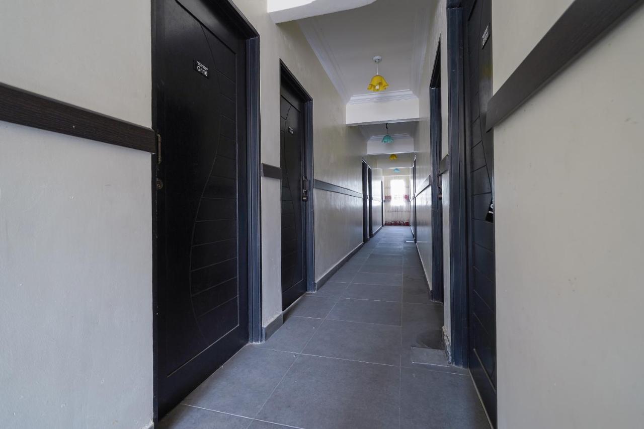 Oyo 90451 Bangi Moya Guesthouse Экстерьер фото
